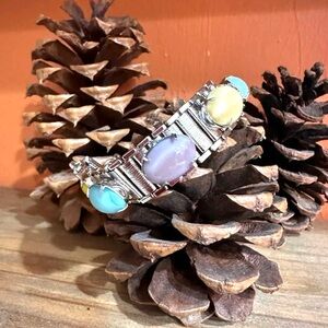 BRACELET ~ Women’s vintage silver toned w/multi colored stones 7-inches